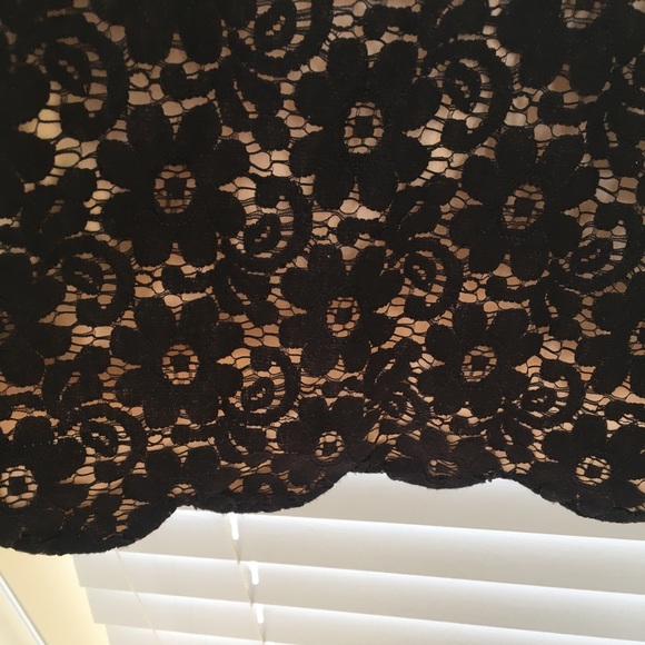 Laced Tank Top - Picture 4 of 4